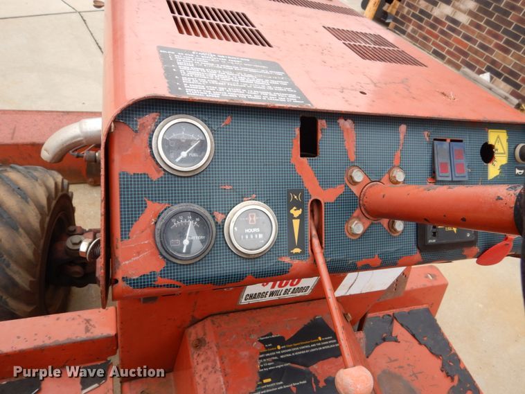 image for item EC9021 1999 Ditch Witch 3700 trencher