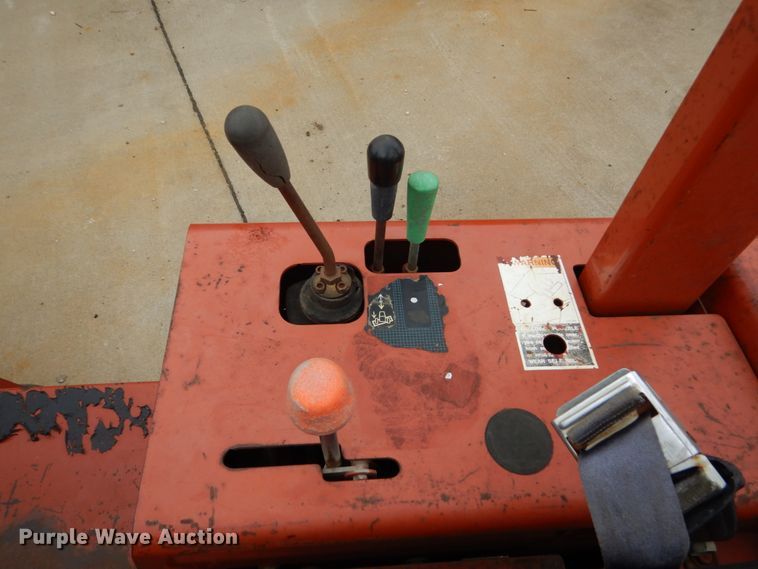 image for item EC9021 1999 Ditch Witch 3700 trencher