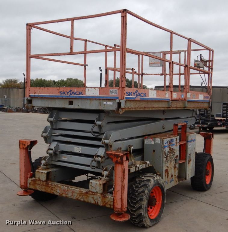 image for item EC9022 Sky Jack SJ8841 scissor lift