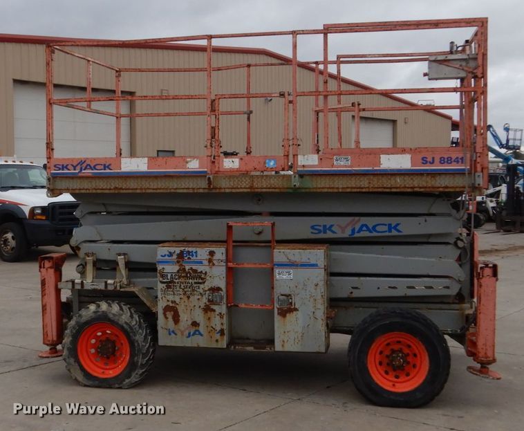 image for item EC9022 Sky Jack SJ8841 scissor lift