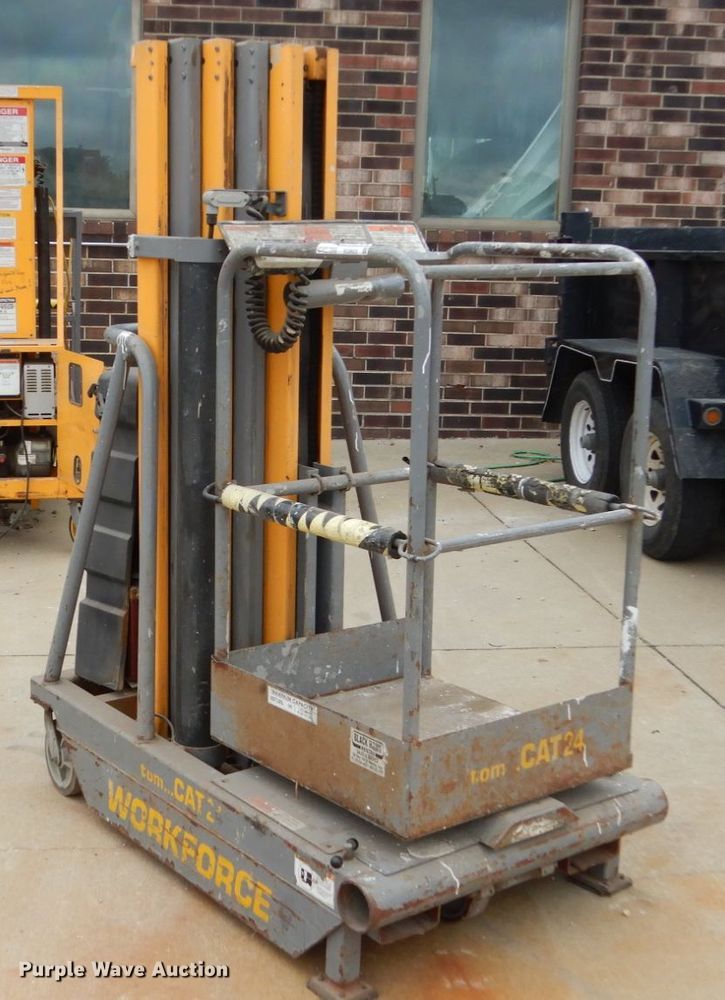 image for item EC9023 Workforce Tom Cat vertical lift