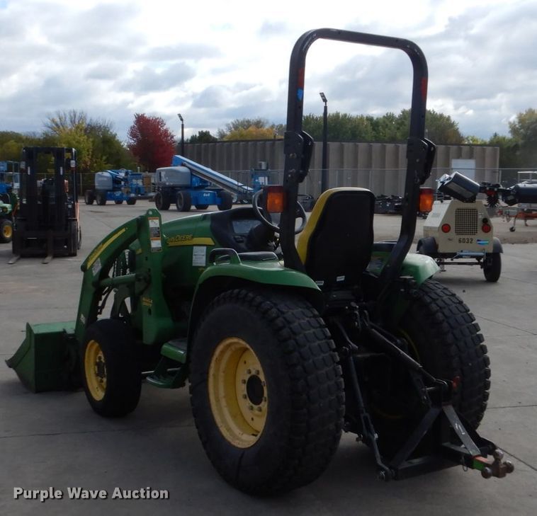image for item EC9026 2006 John Deere 3320 tractor