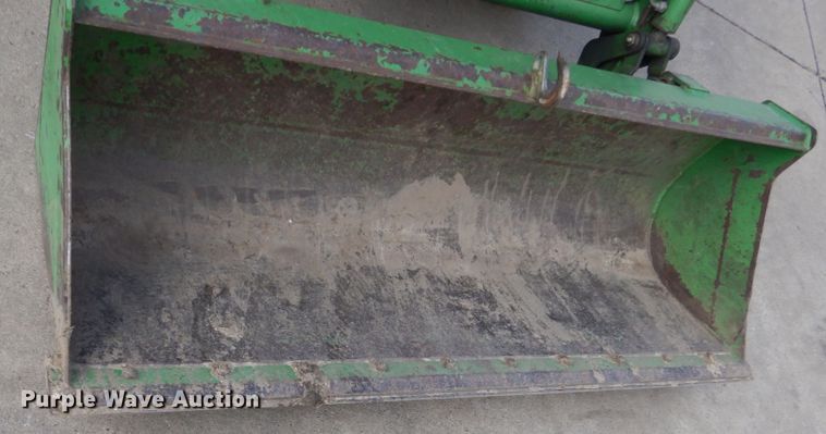 image for item EC9026 2006 John Deere 3320 tractor