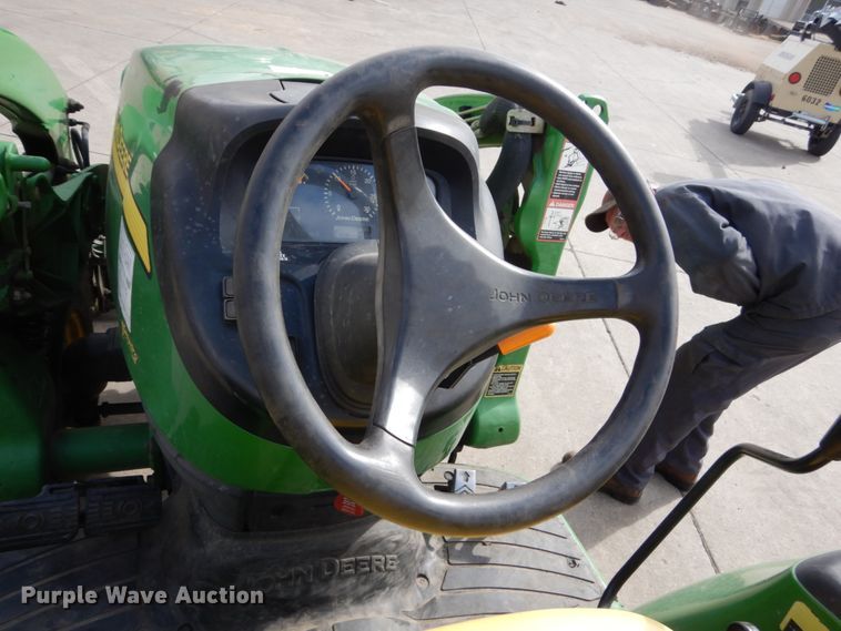 image for item EC9026 2006 John Deere 3320 tractor