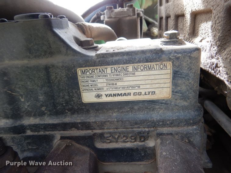 image for item EC9026 2006 John Deere 3320 tractor