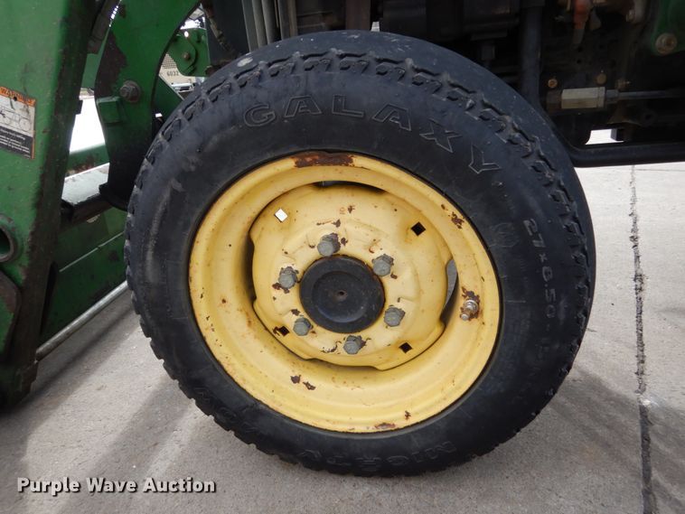 image for item EC9026 2006 John Deere 3320 tractor