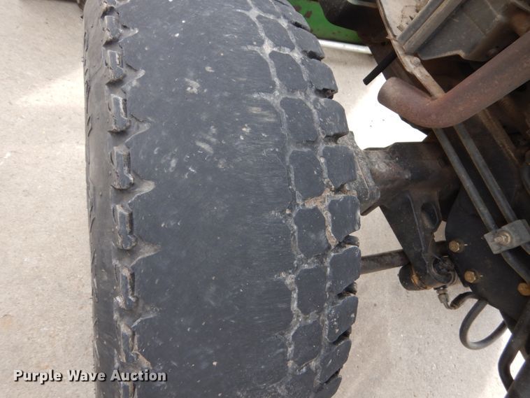 image for item EC9026 2006 John Deere 3320 tractor