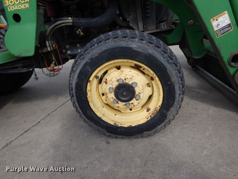 image for item EC9026 2006 John Deere 3320 tractor