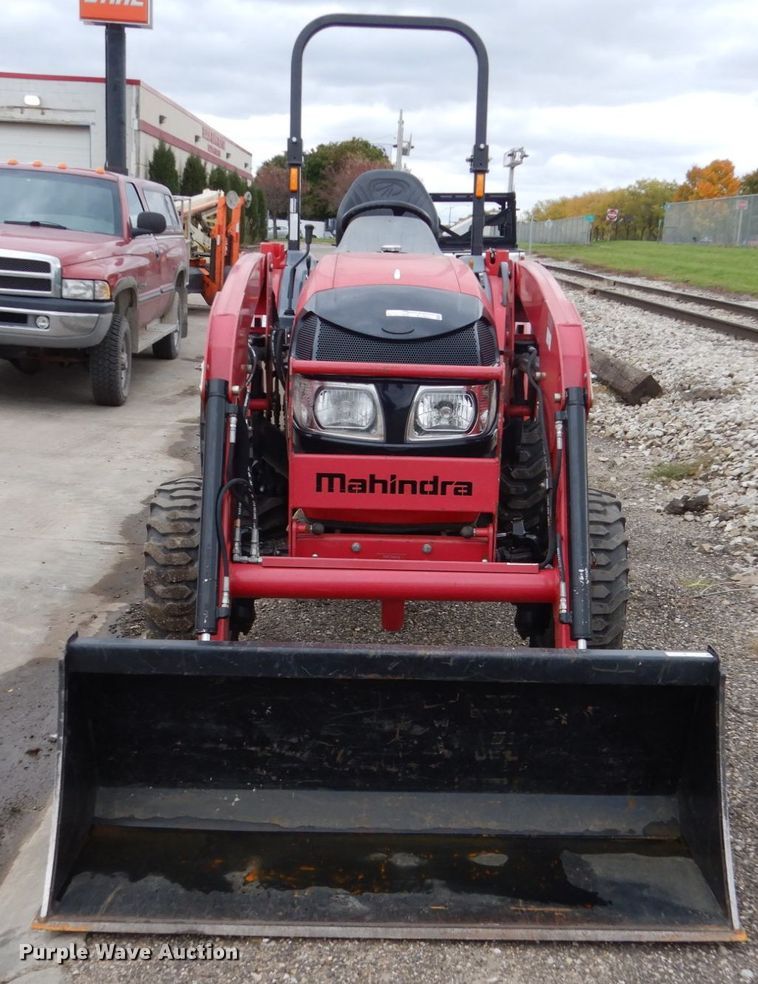 image for item EC9027 2016 Mahindra 1538 HST MFWD tractor