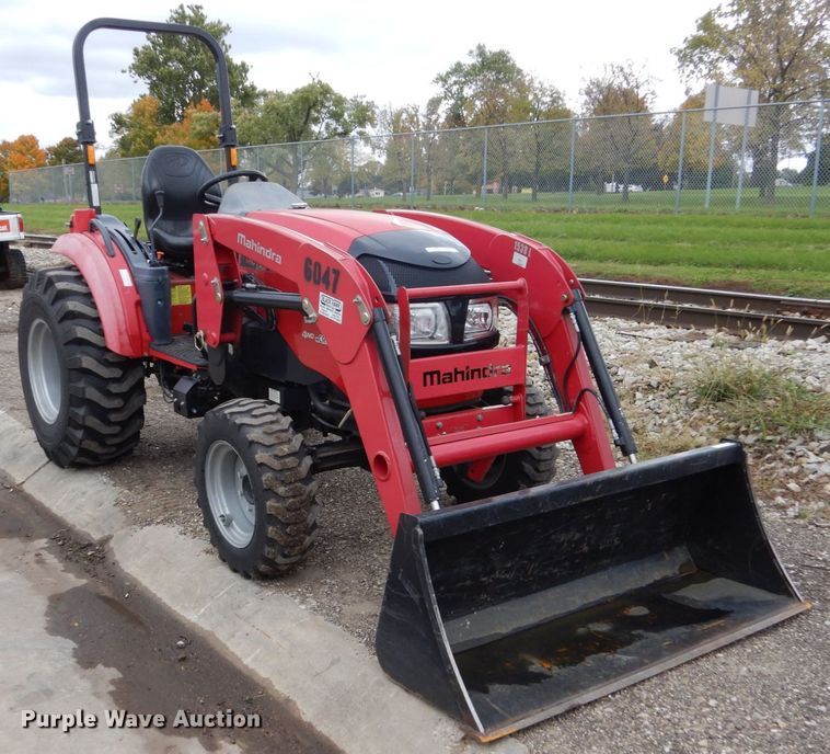 image for item EC9027 2016 Mahindra 1538 HST MFWD tractor