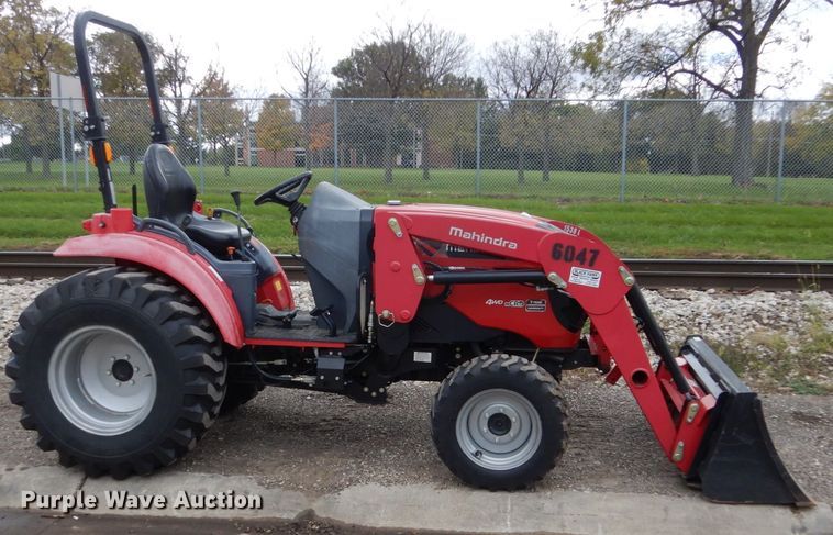 image for item EC9027 2016 Mahindra 1538 HST MFWD tractor