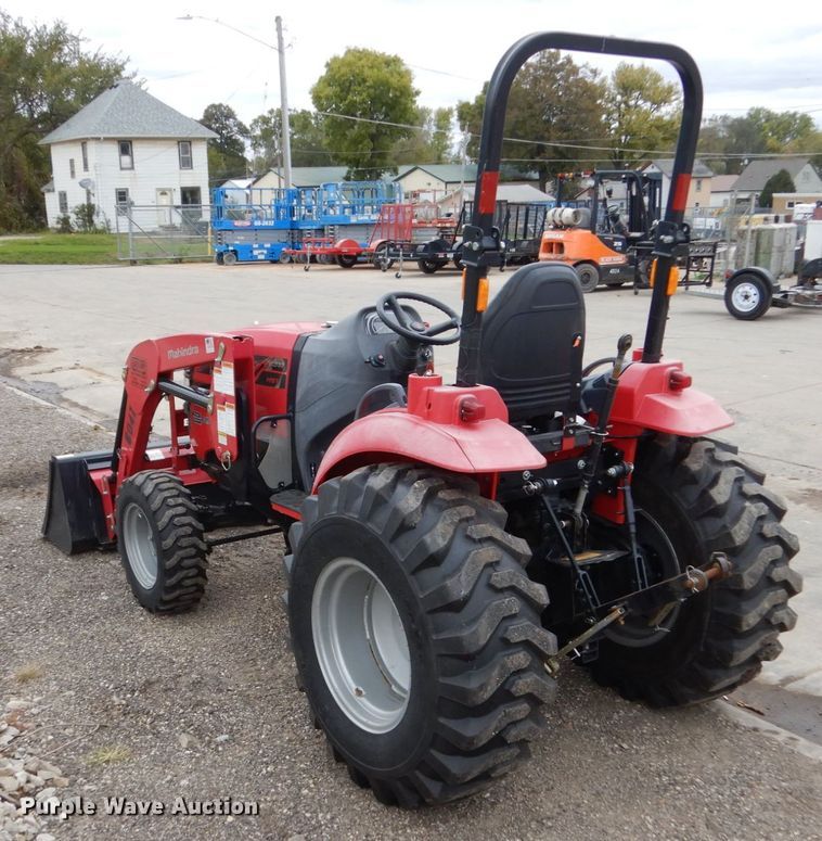 image for item EC9027 2016 Mahindra 1538 HST MFWD tractor