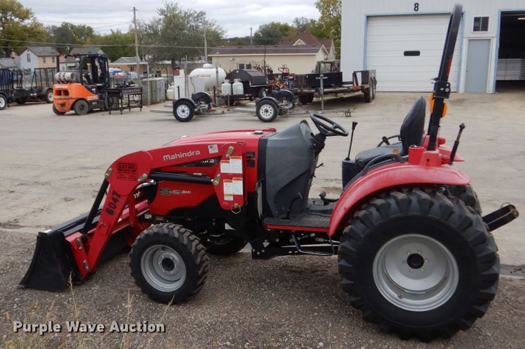 image for item EC9027 2016 Mahindra 1538 HST MFWD tractor