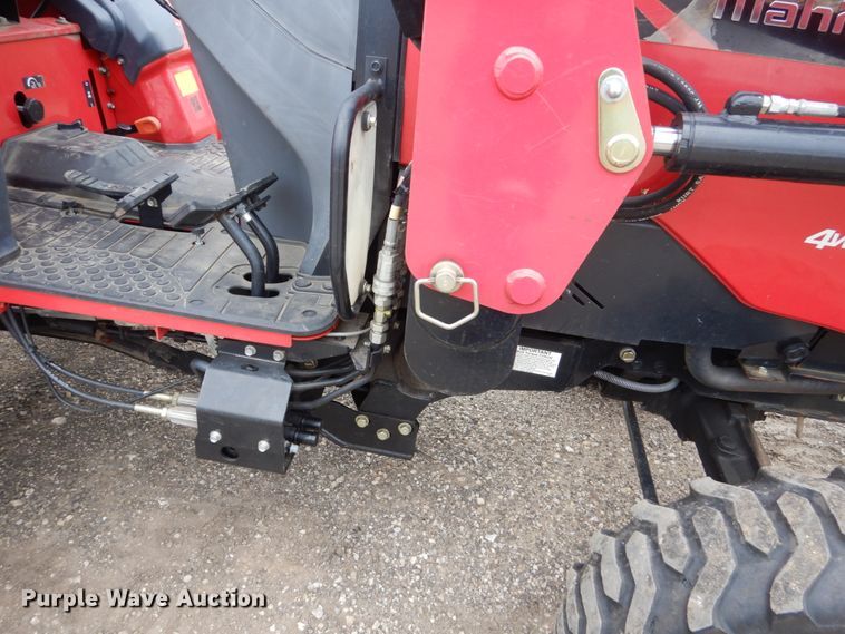 image for item EC9027 2016 Mahindra 1538 HST MFWD tractor