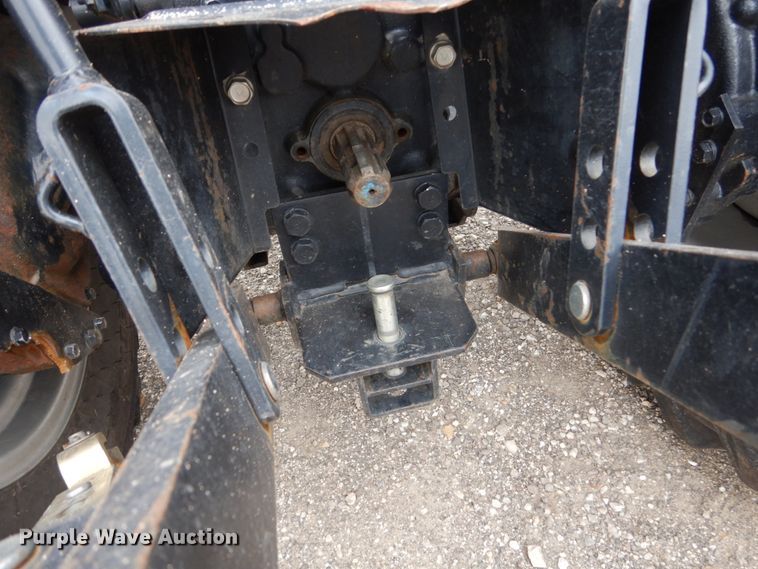 image for item EC9027 2016 Mahindra 1538 HST MFWD tractor