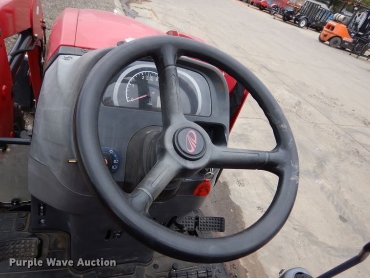 image for item EC9027 2016 Mahindra 1538 HST MFWD tractor