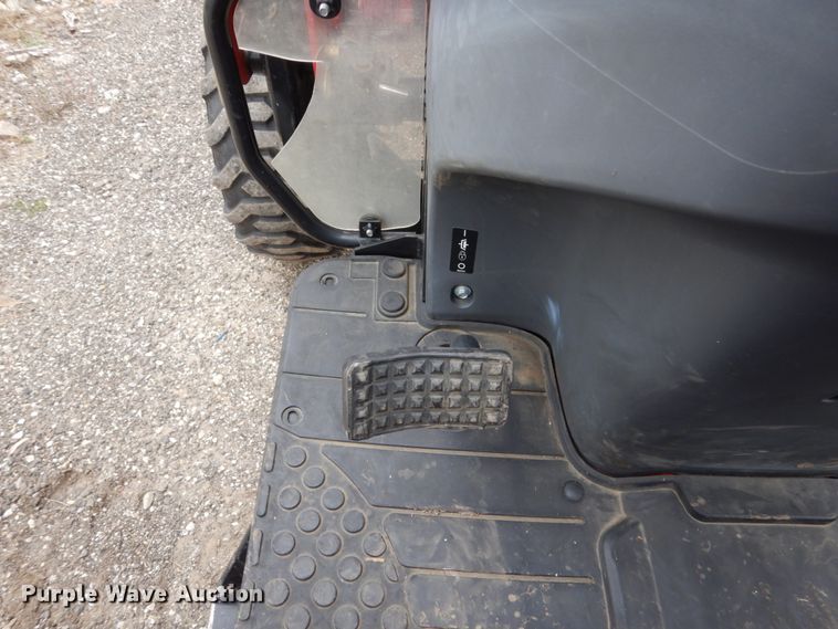 image for item EC9027 2016 Mahindra 1538 HST MFWD tractor