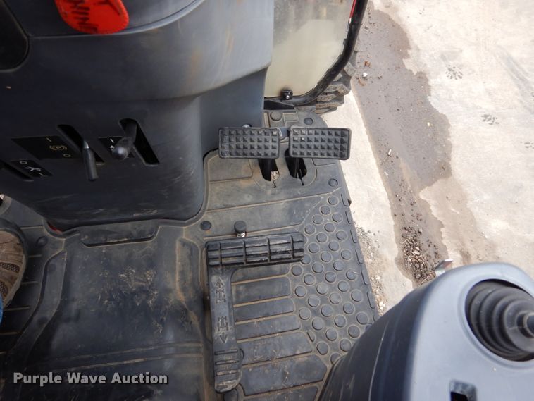 image for item EC9027 2016 Mahindra 1538 HST MFWD tractor