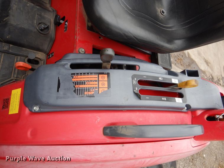 image for item EC9027 2016 Mahindra 1538 HST MFWD tractor