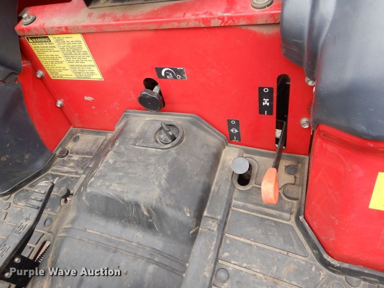 image for item EC9027 2016 Mahindra 1538 HST MFWD tractor