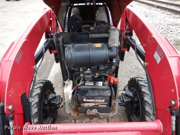 image for item EC9027 2016 Mahindra 1538 HST MFWD tractor