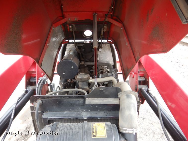 image for item EC9027 2016 Mahindra 1538 HST MFWD tractor