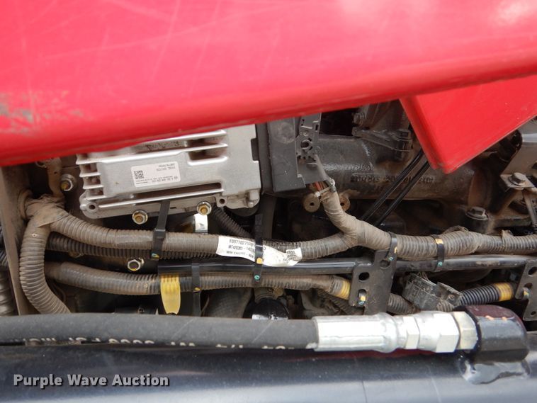 image for item EC9027 2016 Mahindra 1538 HST MFWD tractor