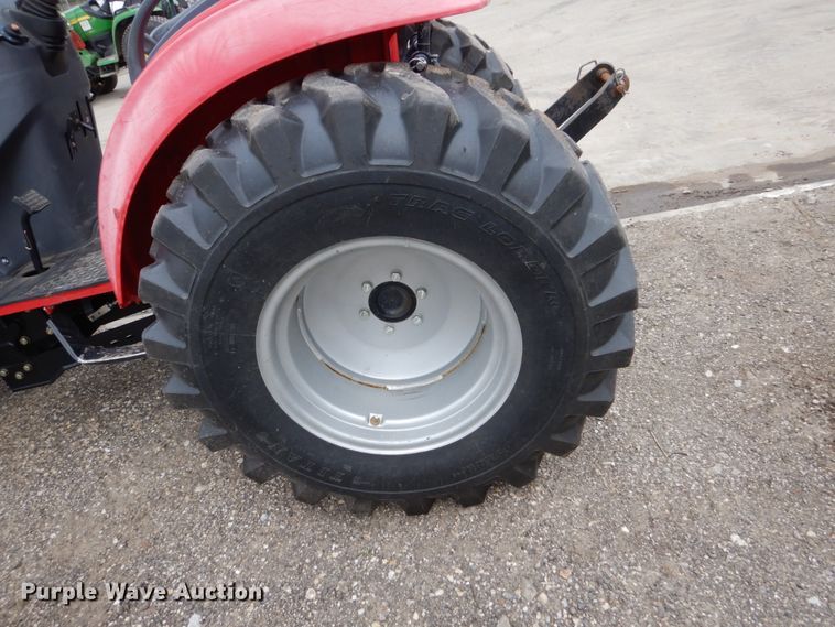 image for item EC9027 2016 Mahindra 1538 HST MFWD tractor
