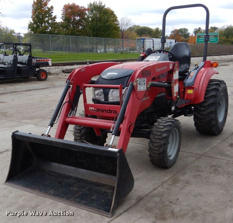 image for item EC9028 2014 Mahindra 1533 HST MFWD tractor