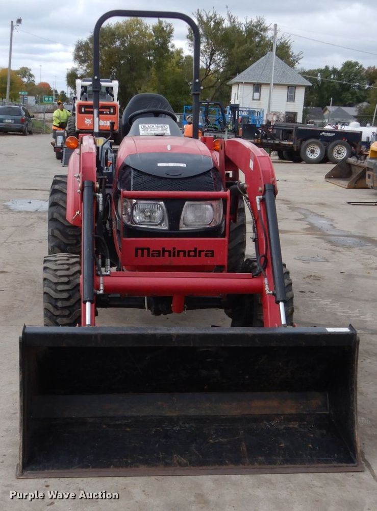 image for item EC9028 2014 Mahindra 1533 HST MFWD tractor