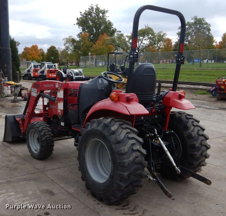 image for item EC9028 2014 Mahindra 1533 HST MFWD tractor
