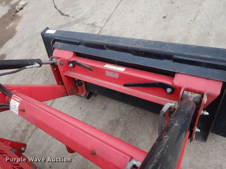 image for item EC9028 2014 Mahindra 1533 HST MFWD tractor