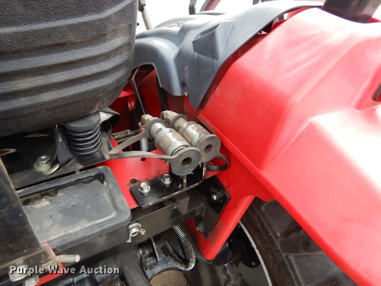 image for item EC9028 2014 Mahindra 1533 HST MFWD tractor