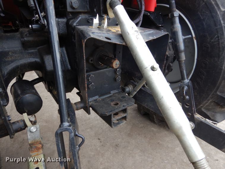 image for item EC9028 2014 Mahindra 1533 HST MFWD tractor