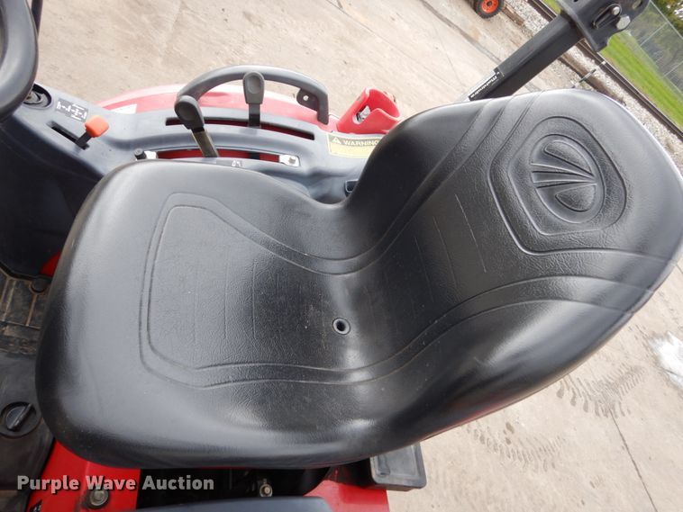 image for item EC9028 2014 Mahindra 1533 HST MFWD tractor