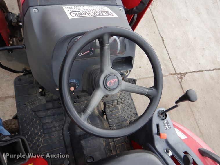 image for item EC9028 2014 Mahindra 1533 HST MFWD tractor