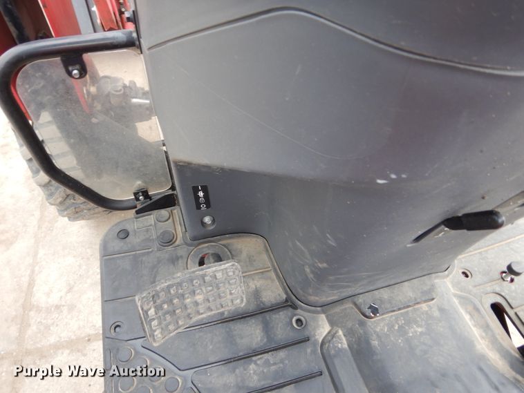 image for item EC9028 2014 Mahindra 1533 HST MFWD tractor