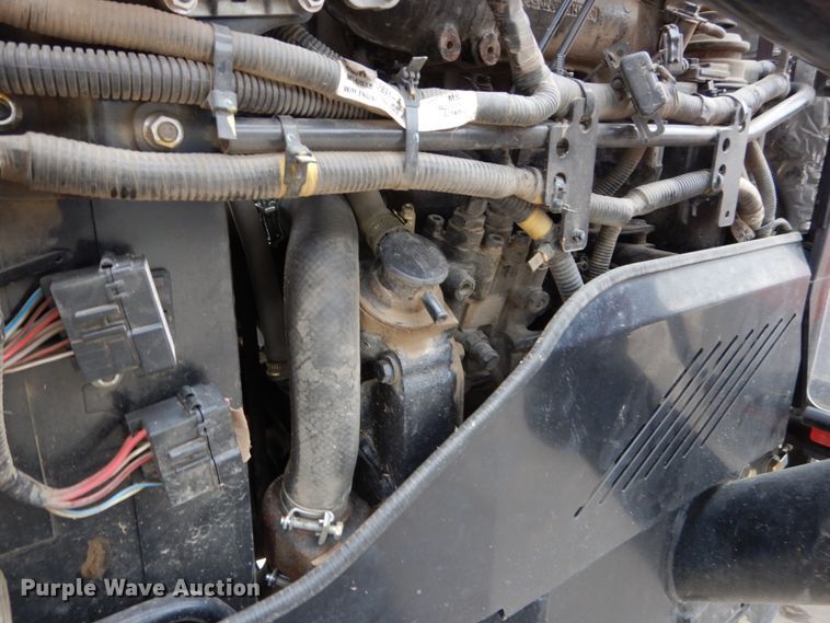 image for item EC9028 2014 Mahindra 1533 HST MFWD tractor