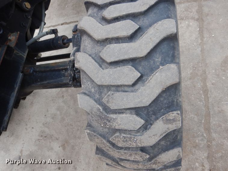 image for item EC9028 2014 Mahindra 1533 HST MFWD tractor