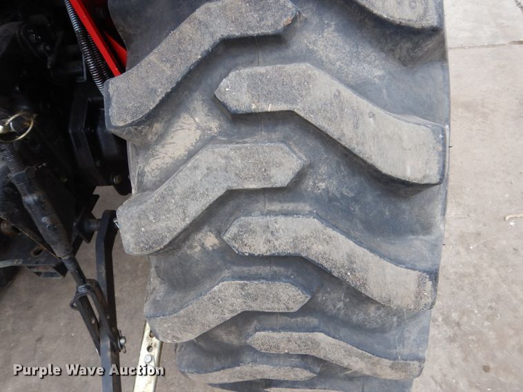 image for item EC9028 2014 Mahindra 1533 HST MFWD tractor