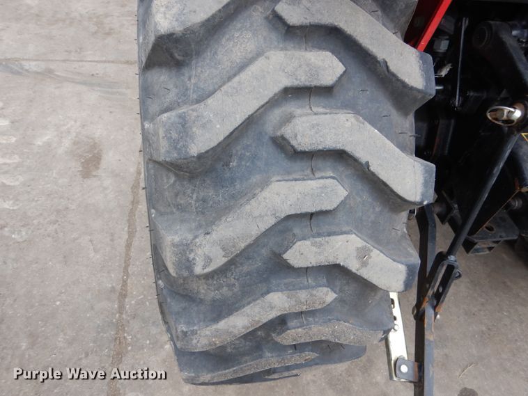 image for item EC9028 2014 Mahindra 1533 HST MFWD tractor