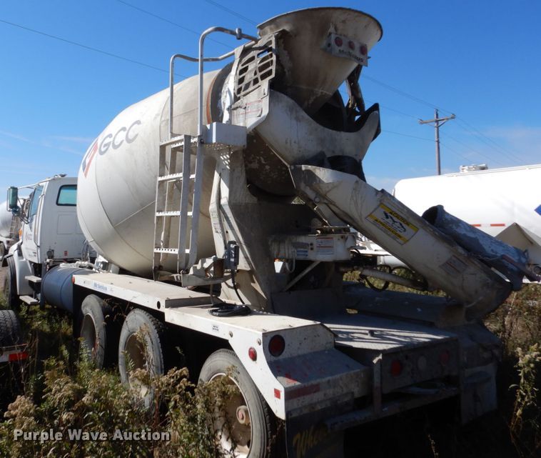 image for item EC9031 2007 Sterling L-Line ready mix truck