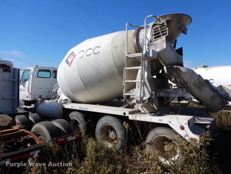 image for item EC9031 2007 Sterling L-Line ready mix truck