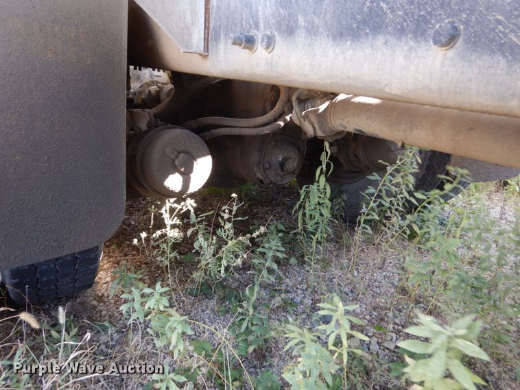 image for item EC9031 2007 Sterling L-Line ready mix truck