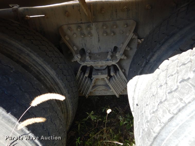 image for item EC9031 2007 Sterling L-Line ready mix truck