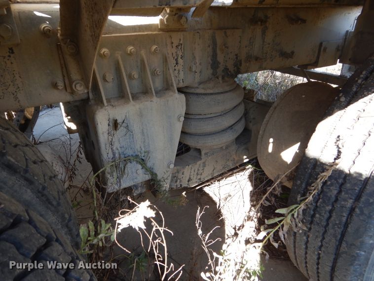 image for item EC9031 2007 Sterling L-Line ready mix truck