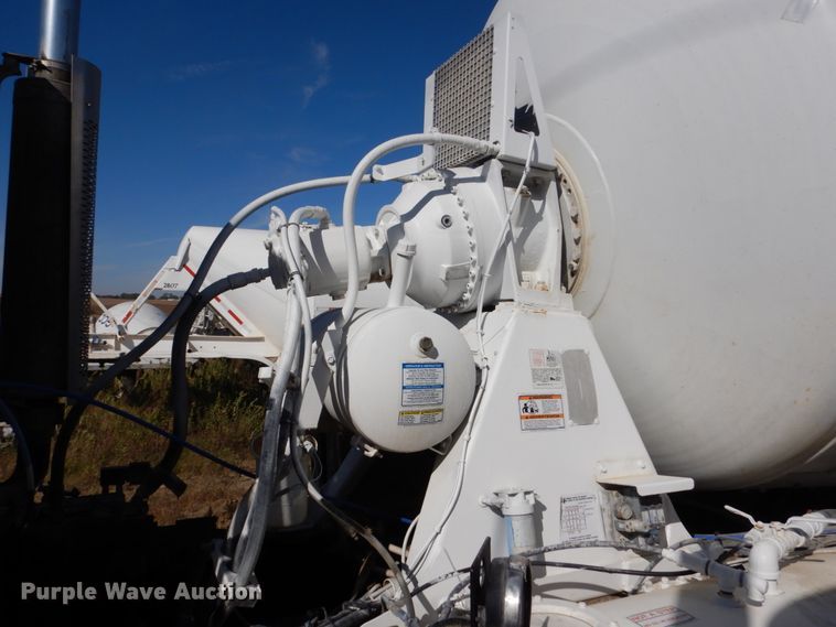 image for item EC9031 2007 Sterling L-Line ready mix truck