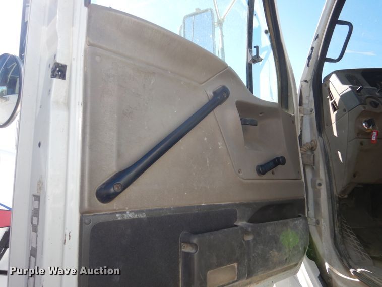 image for item EC9031 2007 Sterling L-Line ready mix truck