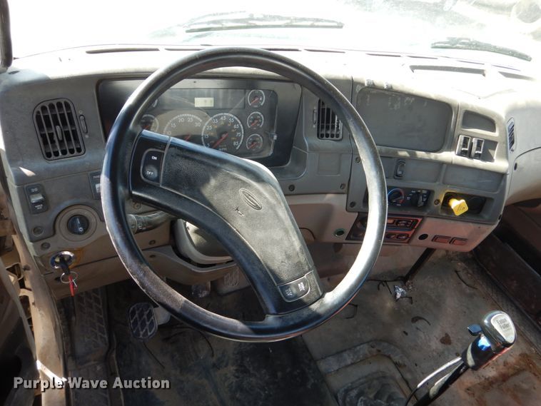 image for item EC9031 2007 Sterling L-Line ready mix truck