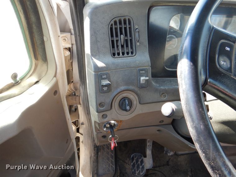 image for item EC9031 2007 Sterling L-Line ready mix truck